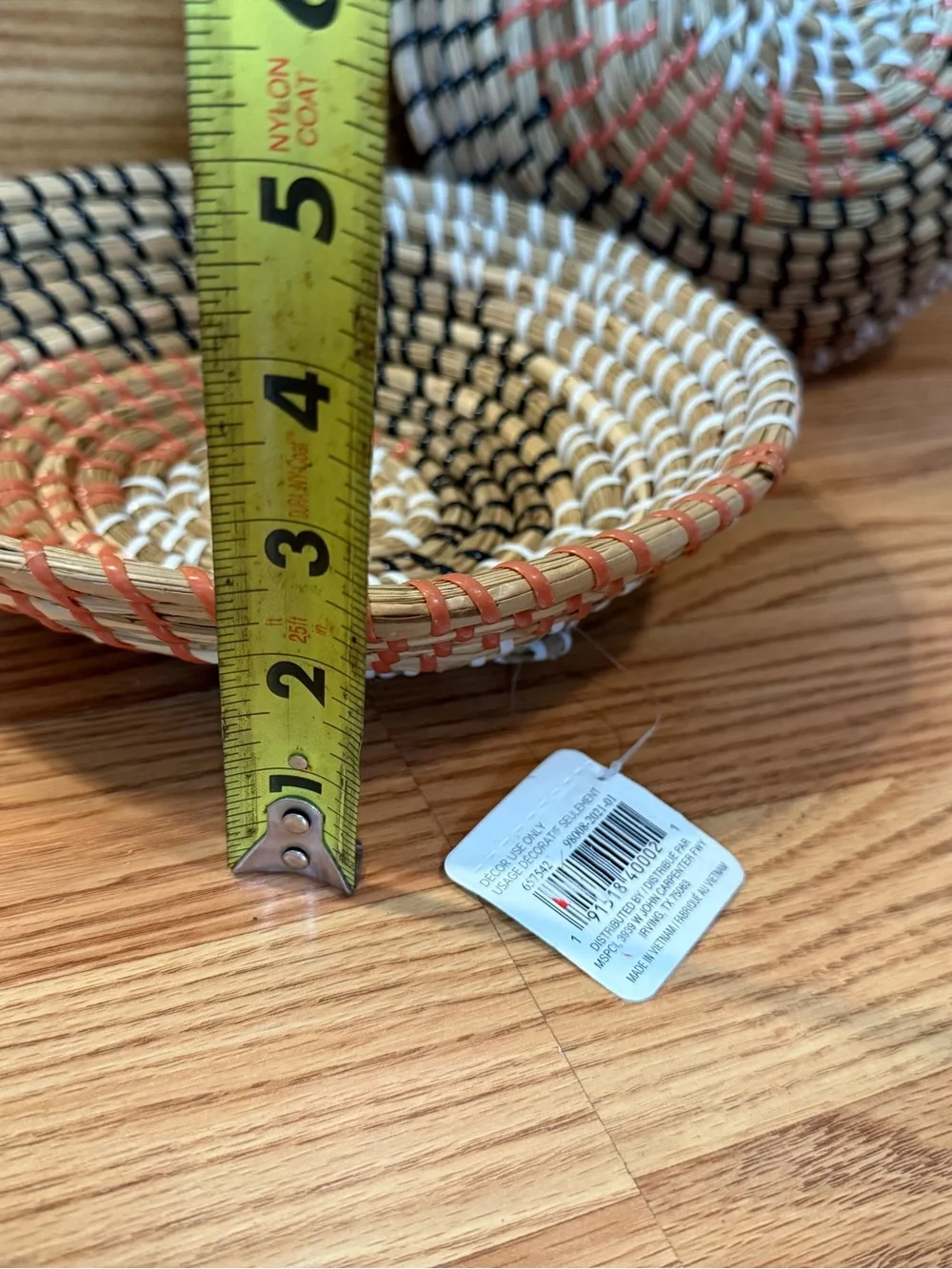 NWT 2 Woven baskets wall decorations, ready to hang